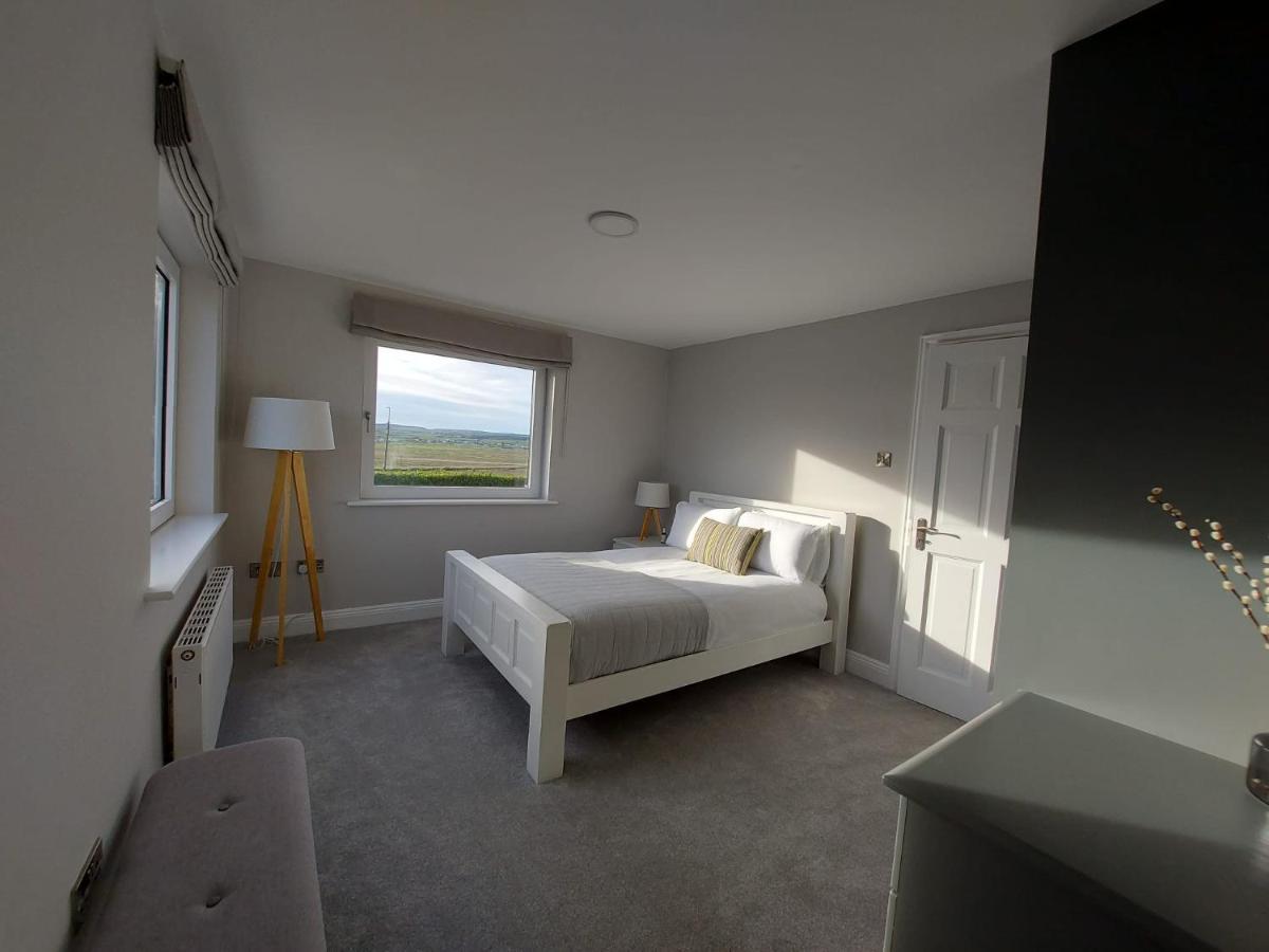 Sunny Hill View Apartment ลาฮินช์ ภายนอก รูปภาพ